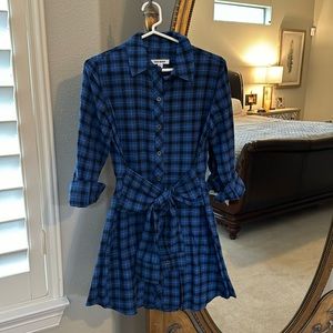 Steve Madden, plaid dress with shirt like tie at waist, Size XS